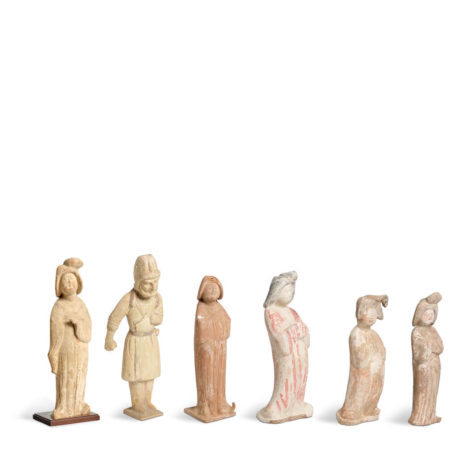 A GROUP OF SIX PAINTED POTTERY FIGURES Tang Dynasty (6) - 3