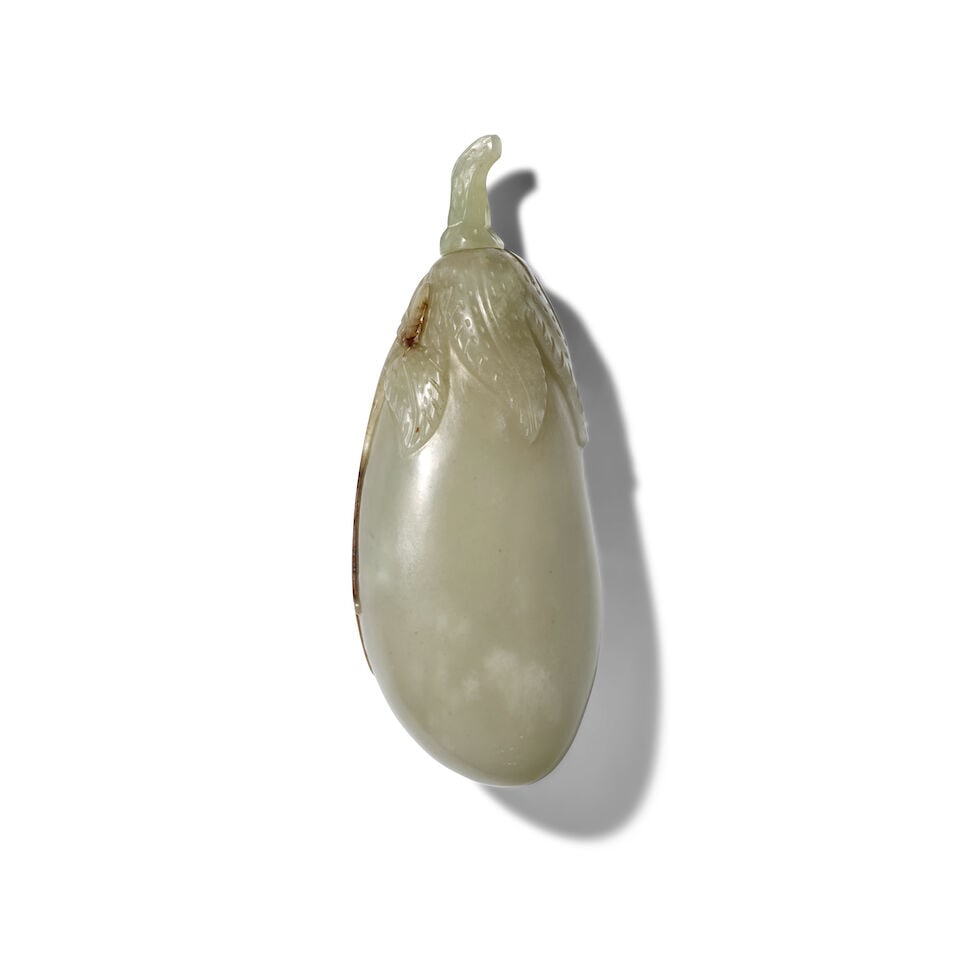 A GRAYISH-WHITE JADE 'EGGPLANT' SNUFF BOTTLE - 2