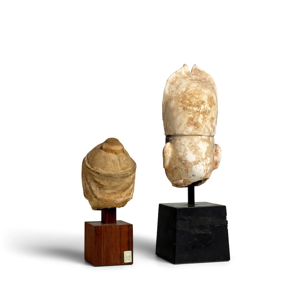 PAINTED POTTERY HEADS AN OFFICIAL AND A SOLDIER Tang Dynasty (2, stands) - 3