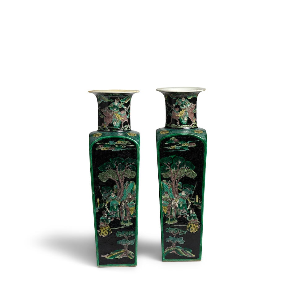 A PAIR OF FAMILLE-NOIRE 'WARRIOR' SQUARE VASES 19th century (2) - 2
