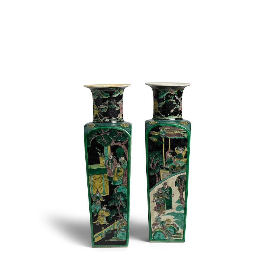A PAIR OF FAMILLE-NOIRE 'WARRIOR' SQUARE VASES 19th century (2) - 3