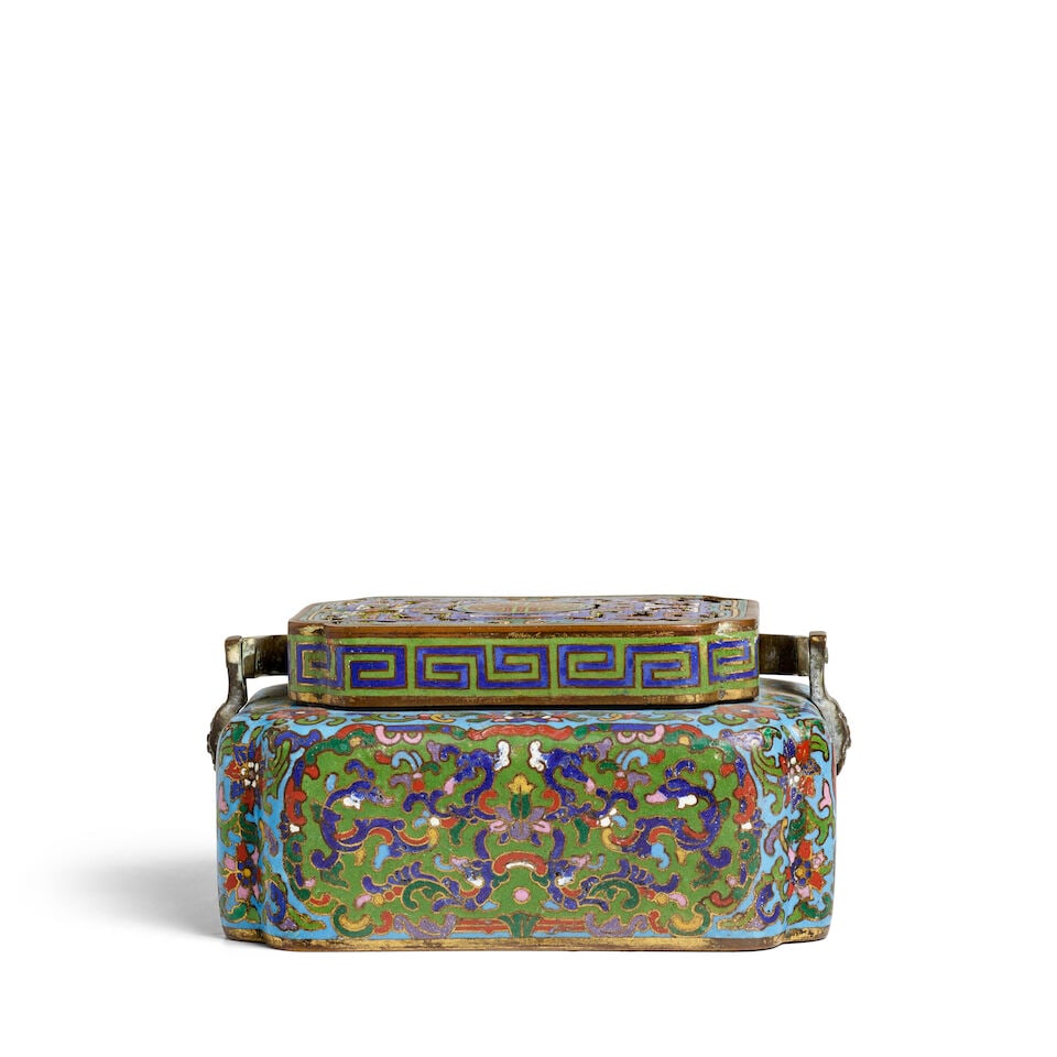 A CLOISONNÉ ENAMEL 'LOTUS' HANDWARMER 18th century - 2