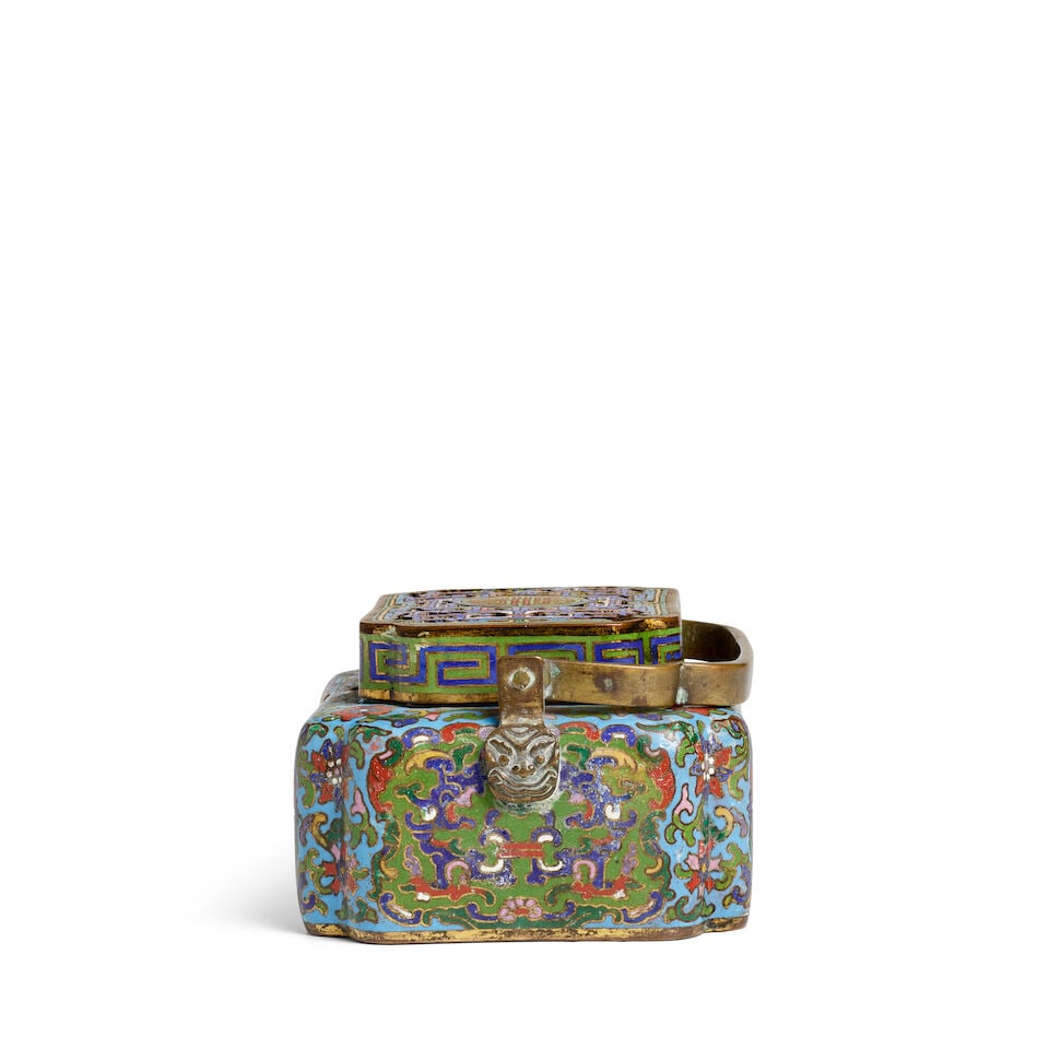 A CLOISONNÉ ENAMEL 'LOTUS' HANDWARMER 18th century - 4