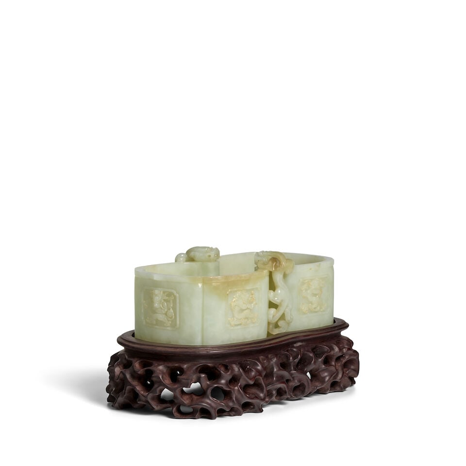 A WHITE JADE 'DRAGON' WASHER 19th/20th century (wood stand, box) - 3