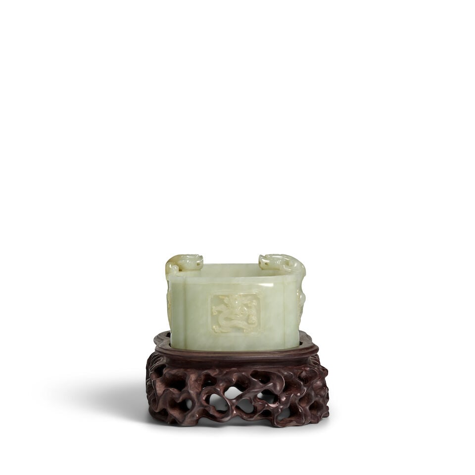 A WHITE JADE 'DRAGON' WASHER 19th/20th century (wood stand, box) - 4