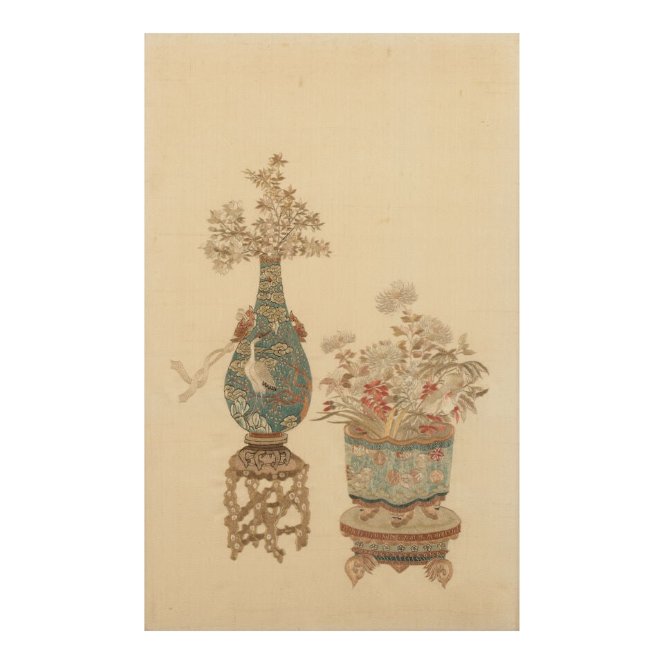 A SET OF FOUR SILK EMBROIDERED 'ANTIQUES' PANELS 20th century (4) - 2