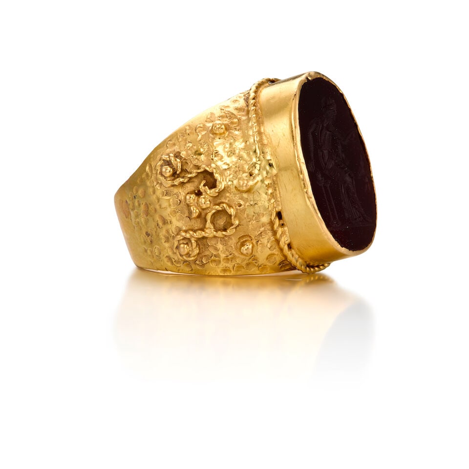 22K GOLD AND CARNELIAN INTAGLIO SIGNET RING - 2