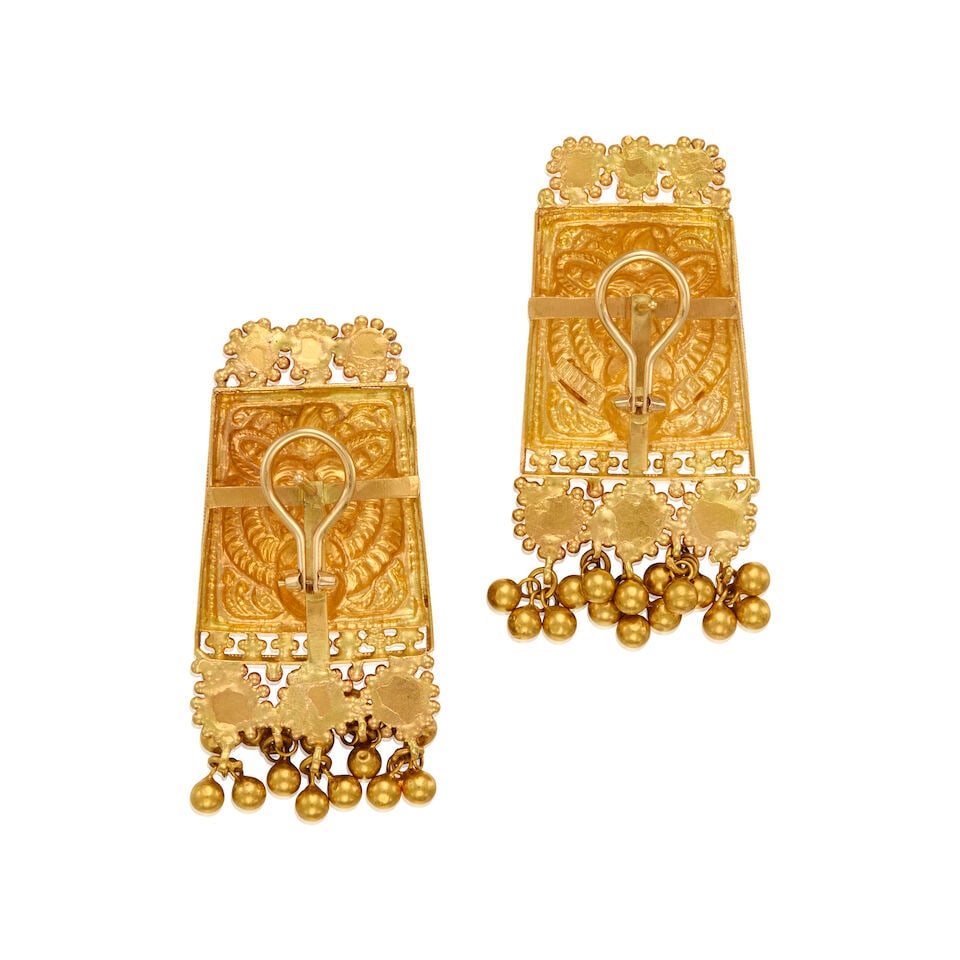 A GOLD AND RUBY EARRINGS - 2