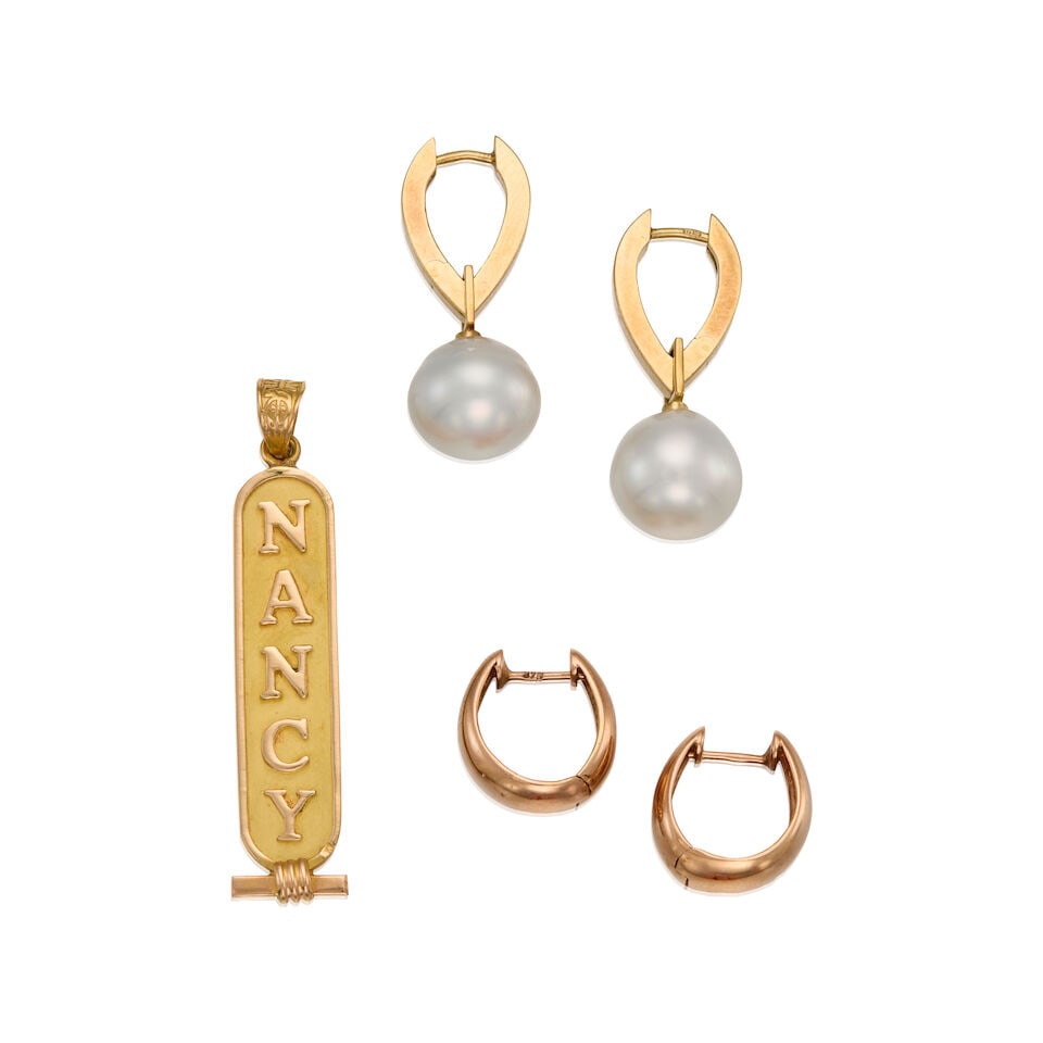 A GROUP OF GOLD AND PEARL EARRINGS - 2