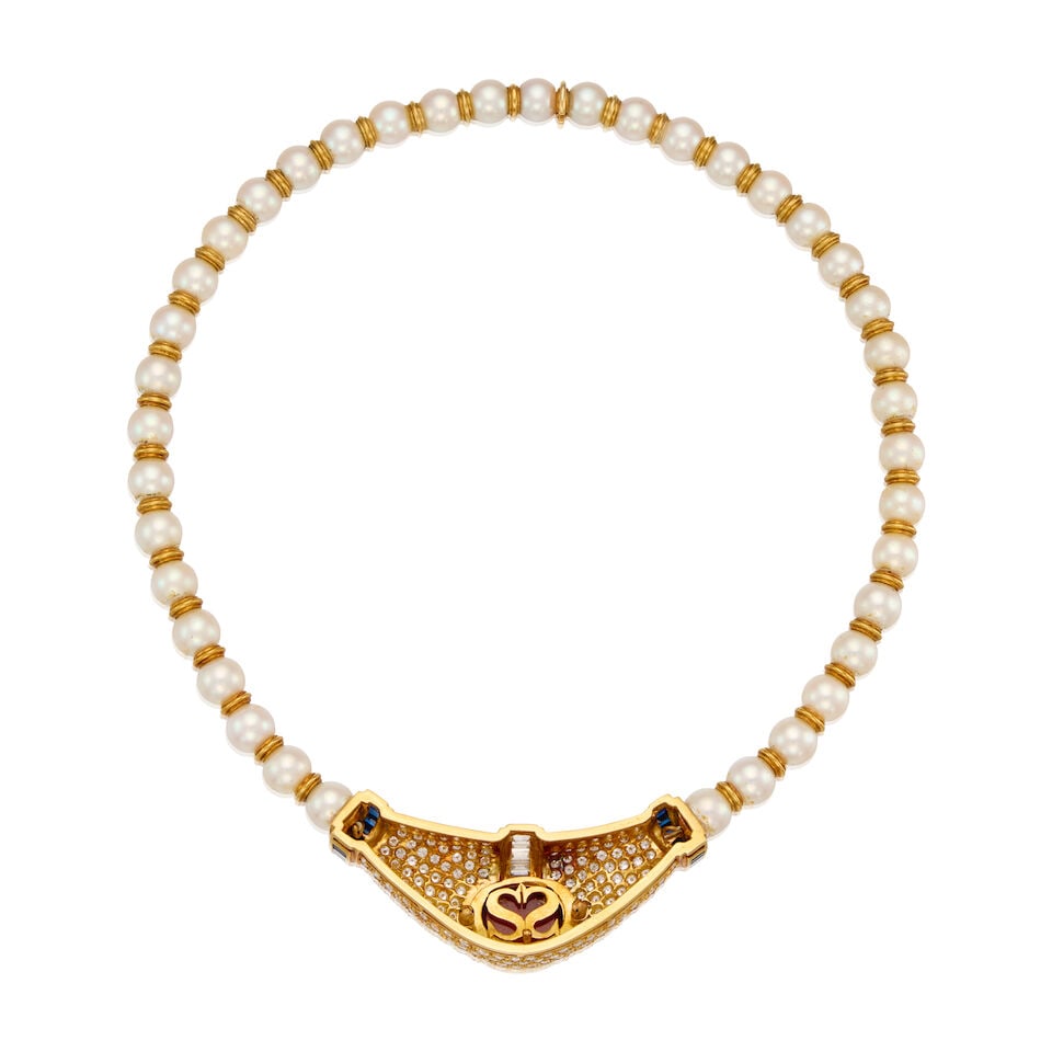 18K GOLD, CULTURED PEARL, CARNELIAN INTAGLIO, DIAMOND AND SAPPHIRE NECKLACE - 2