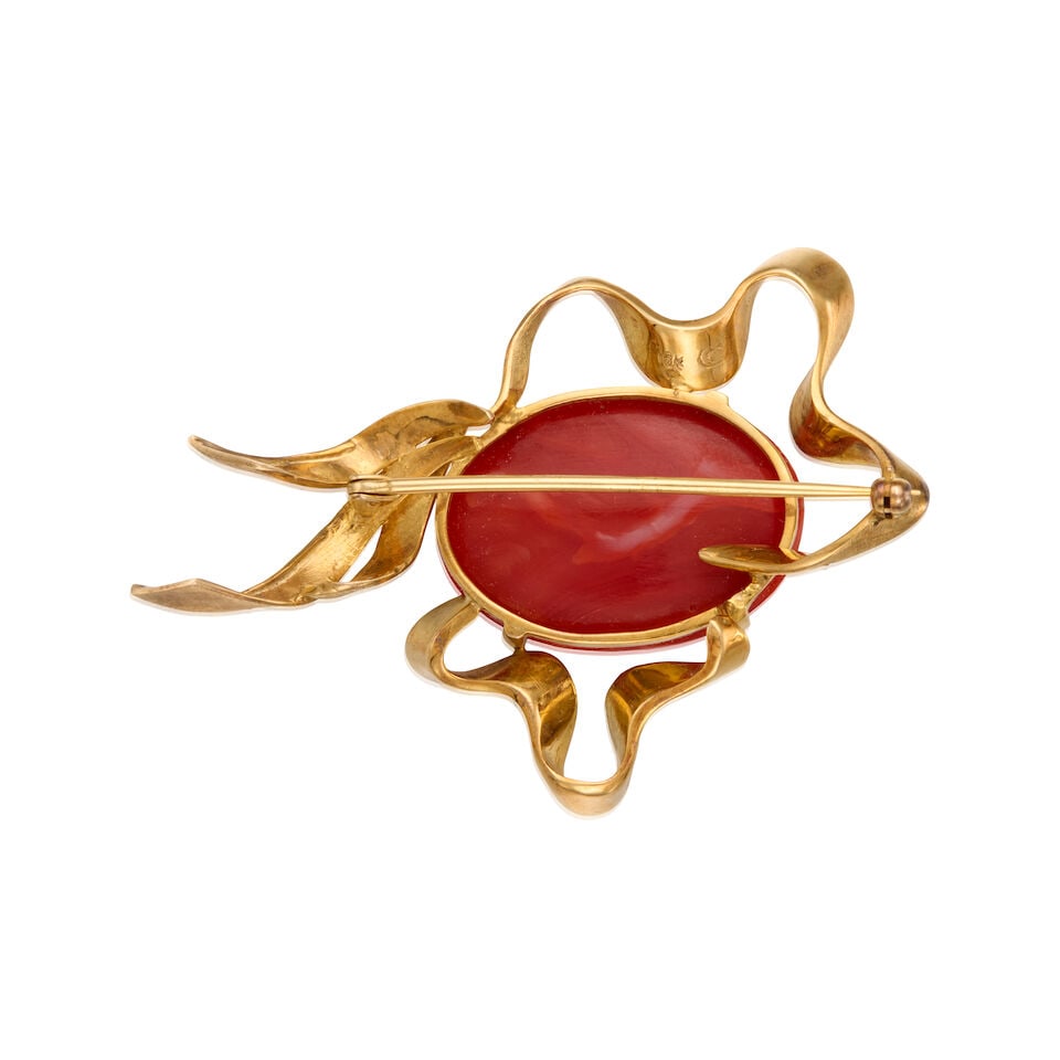 14K YELLOW GOLD AND CORAL BROOCH - 2