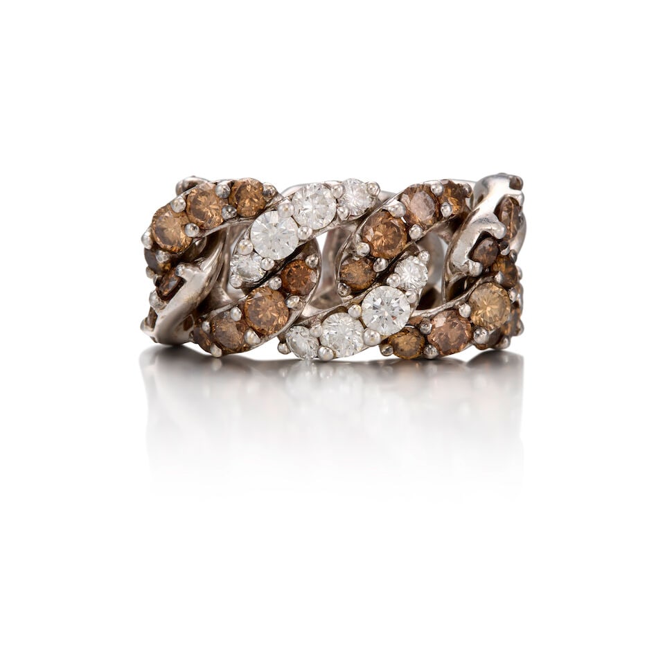 18K WHITE GOLD AND DIAMOND RING: 18K WHITE GOLD AND DIAMOND RING • Forty round brilliant cut diamonds weighing approximately 6.00 carats total • Size 7 • Estimated gross weight: 21.80 grams Footnotes: Diamonds