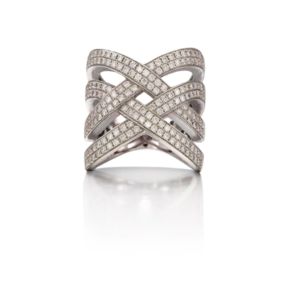 FORUM DESIGN: 18K WHITE GOLD AND DIAMOND RING: FORUM DESIGN: 18K WHITE GOLD AND DIAMOND RING • Numerous round brilliant cut diamonds weighing approximately 1.76 carats total • Stamped FORUM DESIGN • Size 7 1/2 • Estimated g
