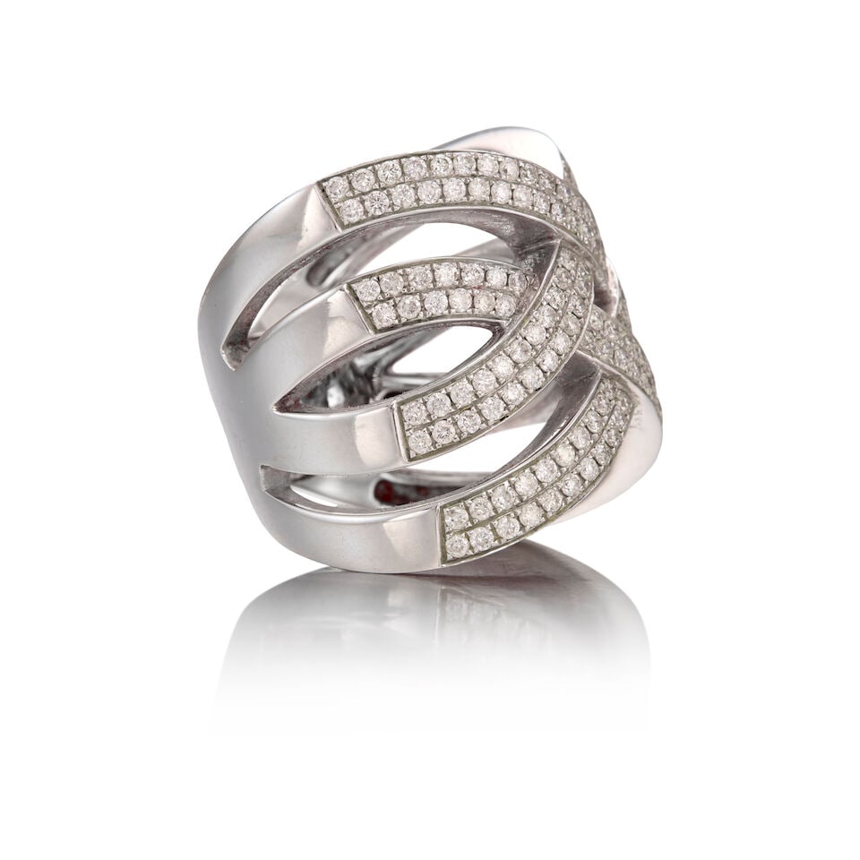 FORUM DESIGN: 18K WHITE GOLD AND DIAMOND RING - 2