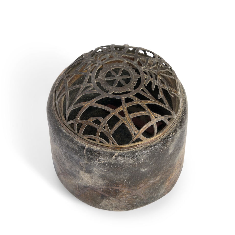A Ceramic and Lacquer Incense Burner Japan, late Edo period (1615-1868), - 2