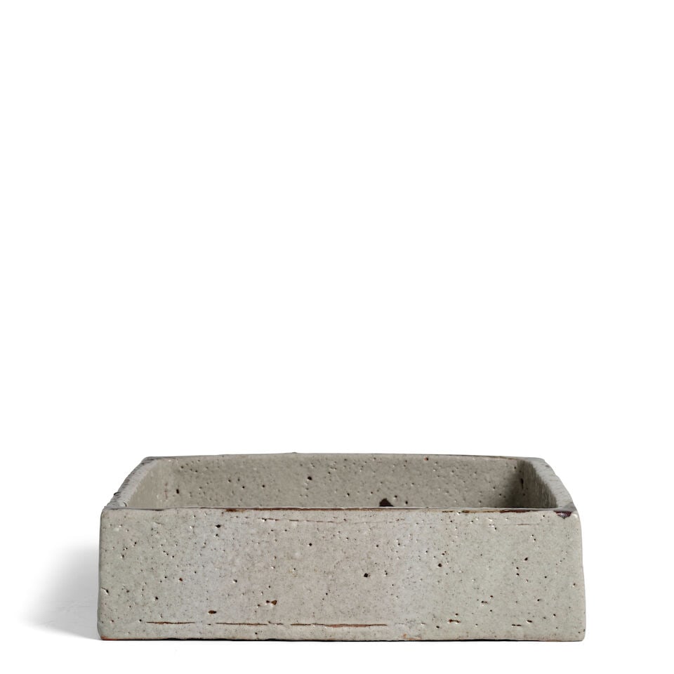 Manner of Kitaoji Rosanjin (1883-1959), A Stoneware Kaiseki (Serving Dish) Japan, Taisho (1912-1...: Manner of Kitaoji Rosanjin (1883-1959), A Stoneware Kaiseki (Serving Dish) Japan, Taisho (1912-1926) or Showa (1926-1989) era, 20th century, Inscribed on the base Ro, with a wood tomobako inscribed