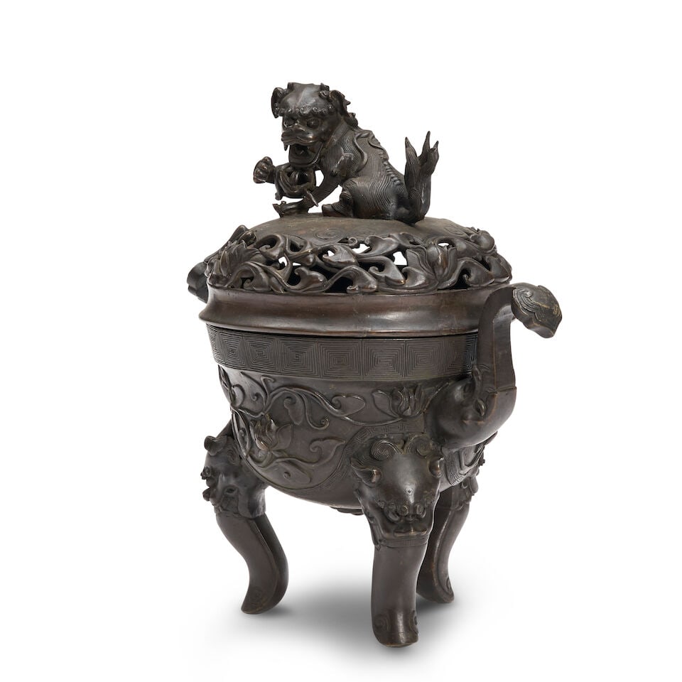 A Bronze Incense Burner and Cover Japan, Meiji (1868-1912) or Taisho (1912-1926) era, late 19th/... - 2
