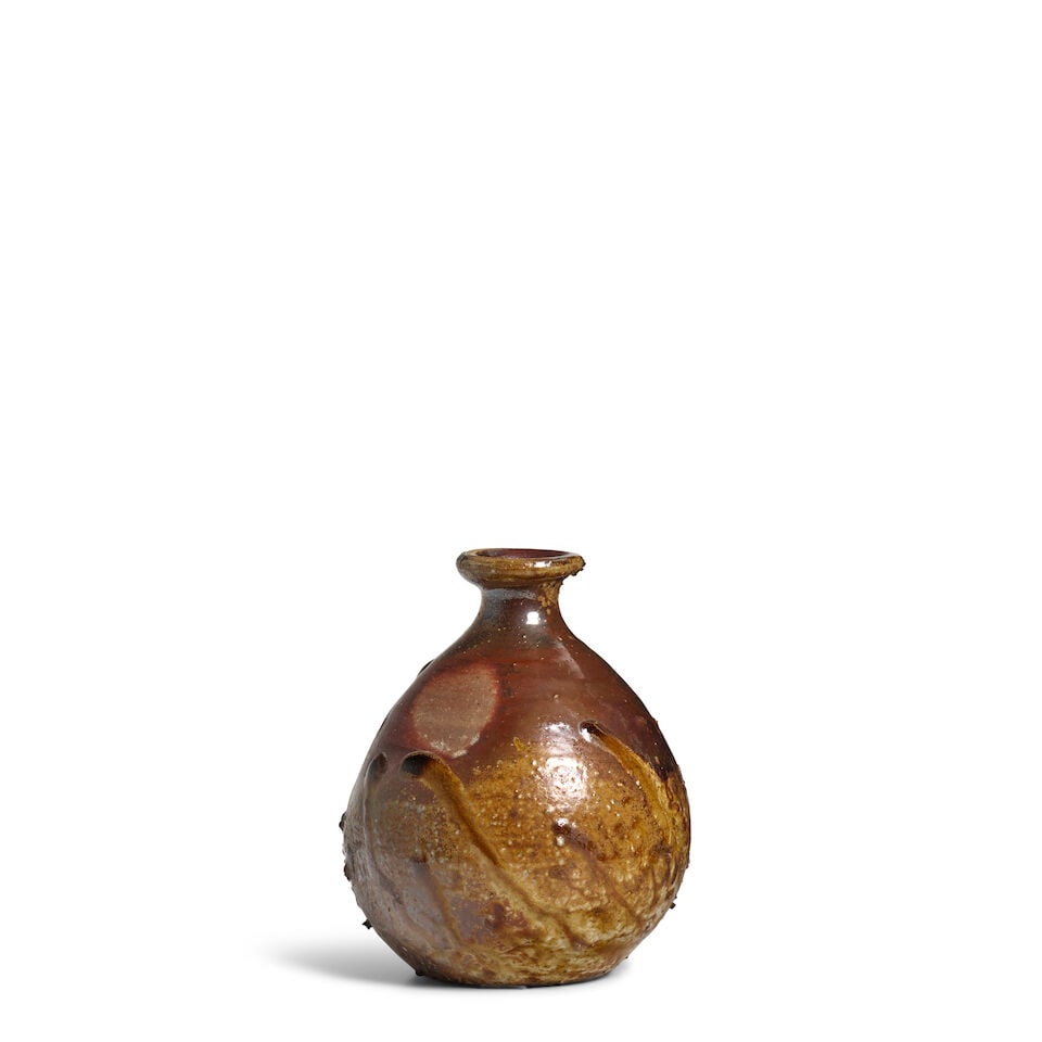 Fujiwara Yu (1931-2001), A Bizen Stoneware Tokkuri (Sake Bottle) Japan, Showa (1926-1989) or Hei... - 3