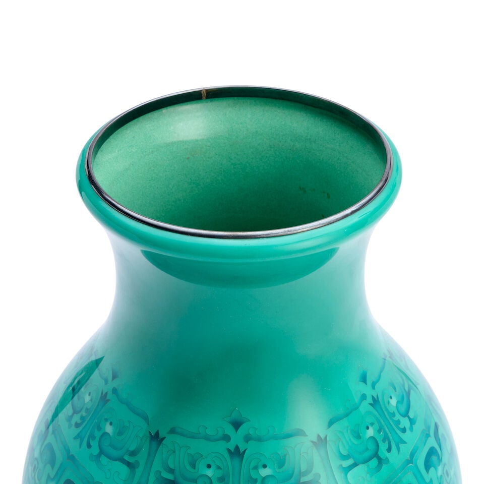 A Large Emerald Green Cloisonné Vase Japan, Taisho (1912-1926) or Showa (1926-1989) era, 20... - 3
