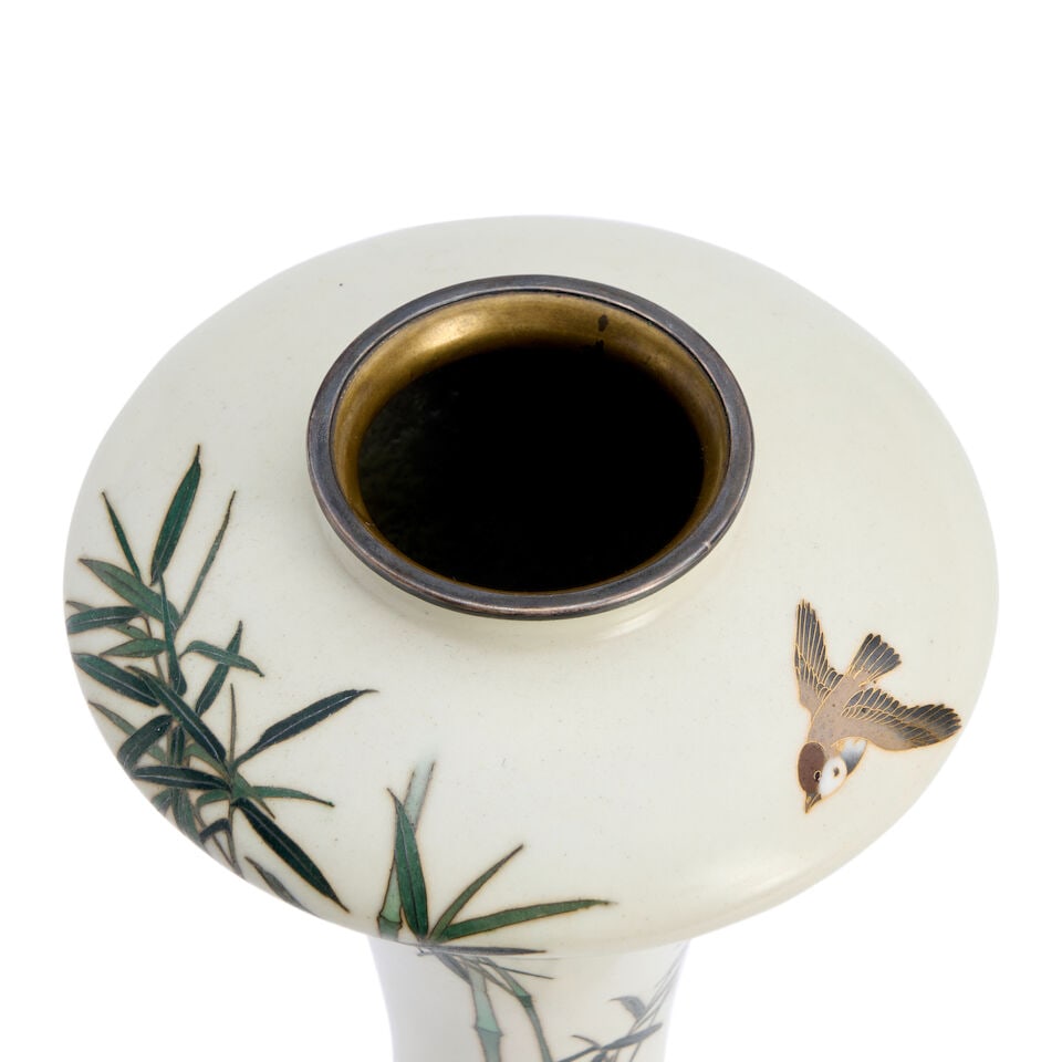 An Ando Studio White Cloisonné Vase Japan, Meiji era (1868-1912), circa 1900, - 3