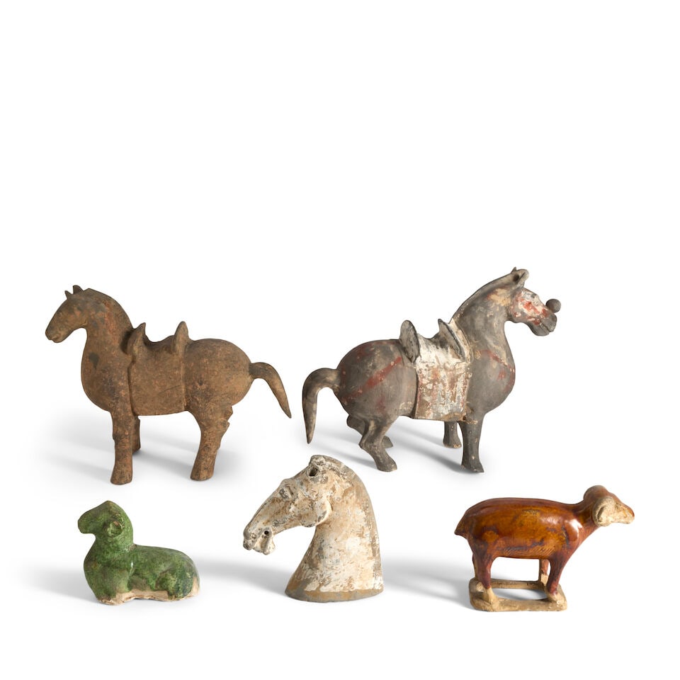 Five Polychrome-glazed Pottery Figures China, Han dynasty and Tang dynasty style, 20th century, (5) - 2