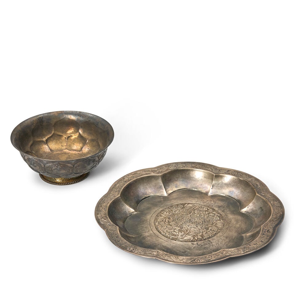 A Silver Lobed Tray and A Parcel-gilt Footed Bowl China, Tang dynasty style, 20th century, (2) - 2