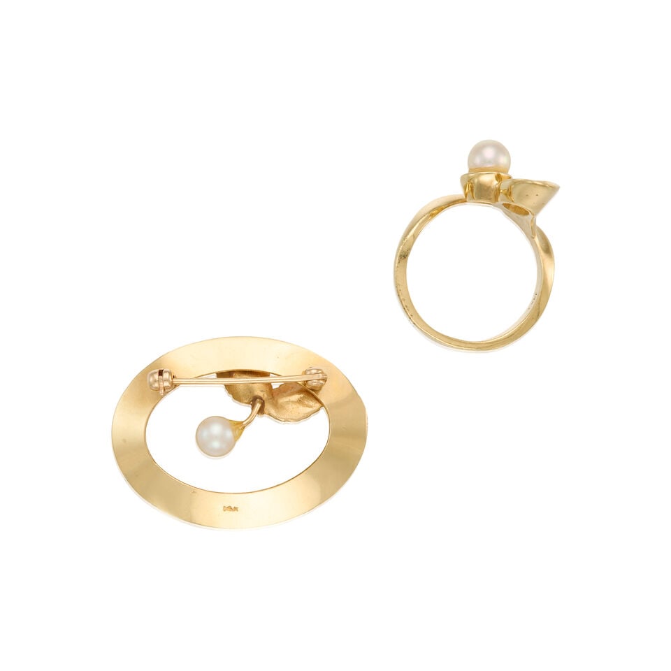 14K YELLOW GOLD, CULTURED PEARL BROOCH AND RING SET - 2