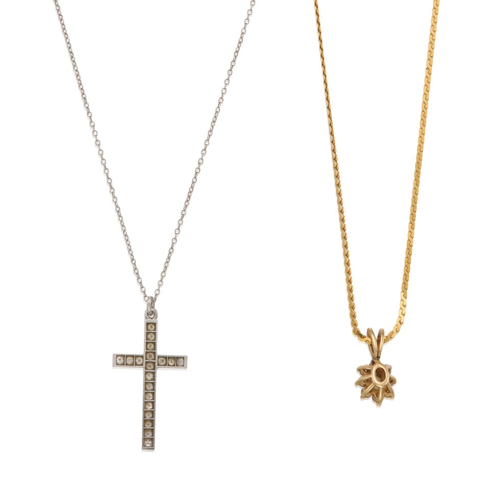 A GROUP OF DIAMOND PENDANT NECKLACES - 2