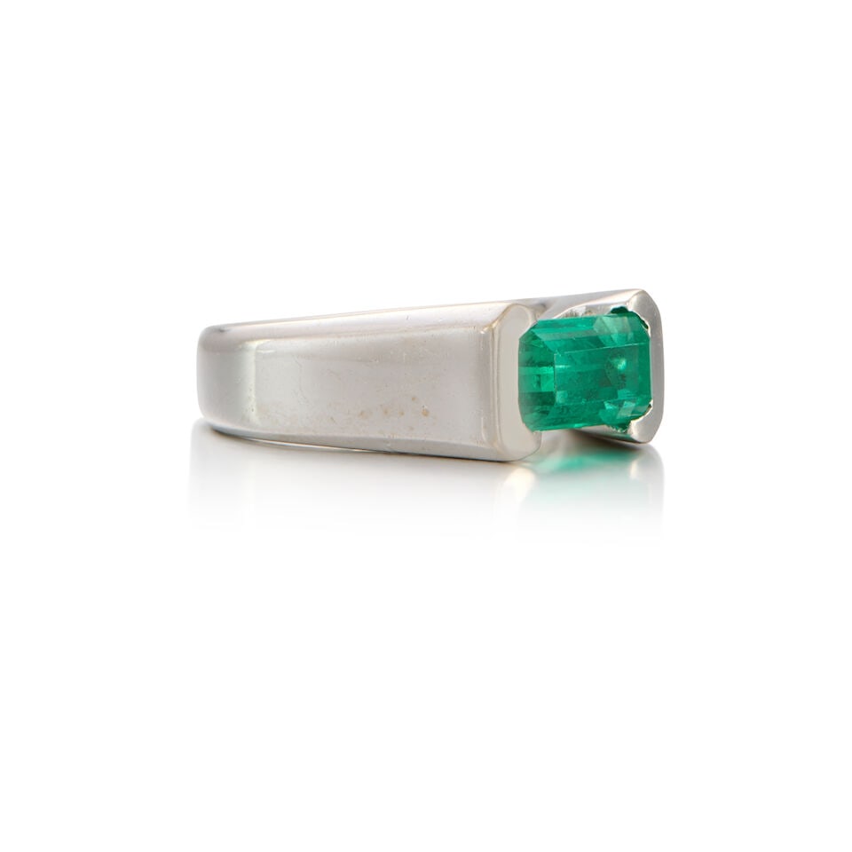 18K WHITE GOLD AND EMERALD RING - 2