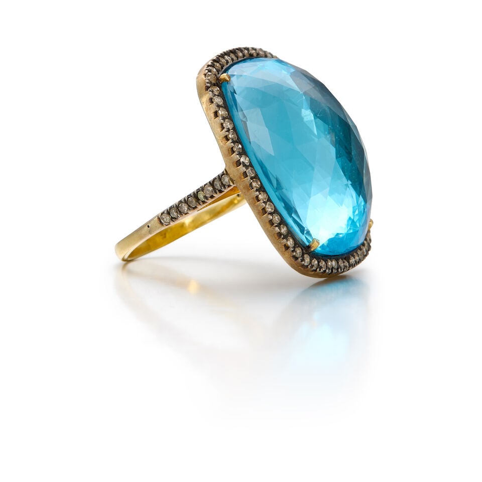 A TOPAZ AND DIAMOND RING - 2