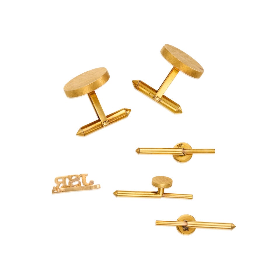 A GROUP OF GOLD DRESS ACCESSORIES - 2