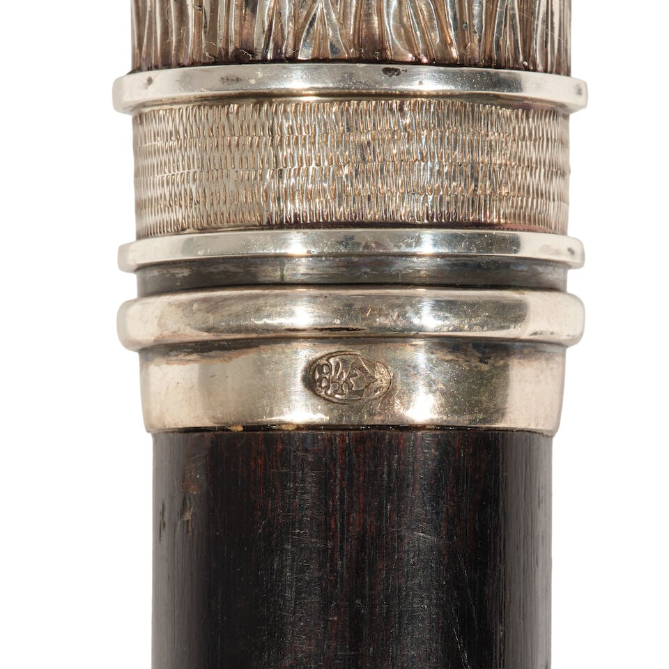 A CARVED HARDSTONE AND MALACHITE 875 STANDARD SILVER MOUNTED CARVED WOOD FROG ON A MUSHROOM CANE... - 2
