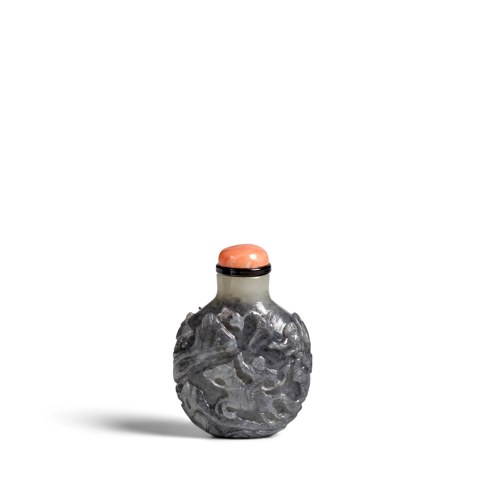 A CARVED BLACK AND WHITE JADE 'MOUNTED ARCHER' SNUFF BOTTLE 1800-1880 (1 of 1)