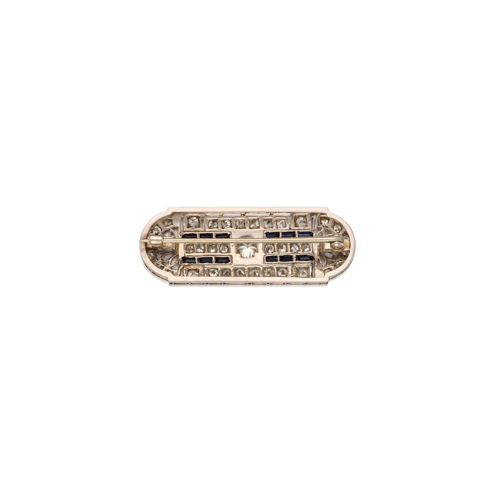 AN ANTIQUE PLATINUM, DIAMOND AND SYNTHETIC SAPPHIRE BROOCH - 2