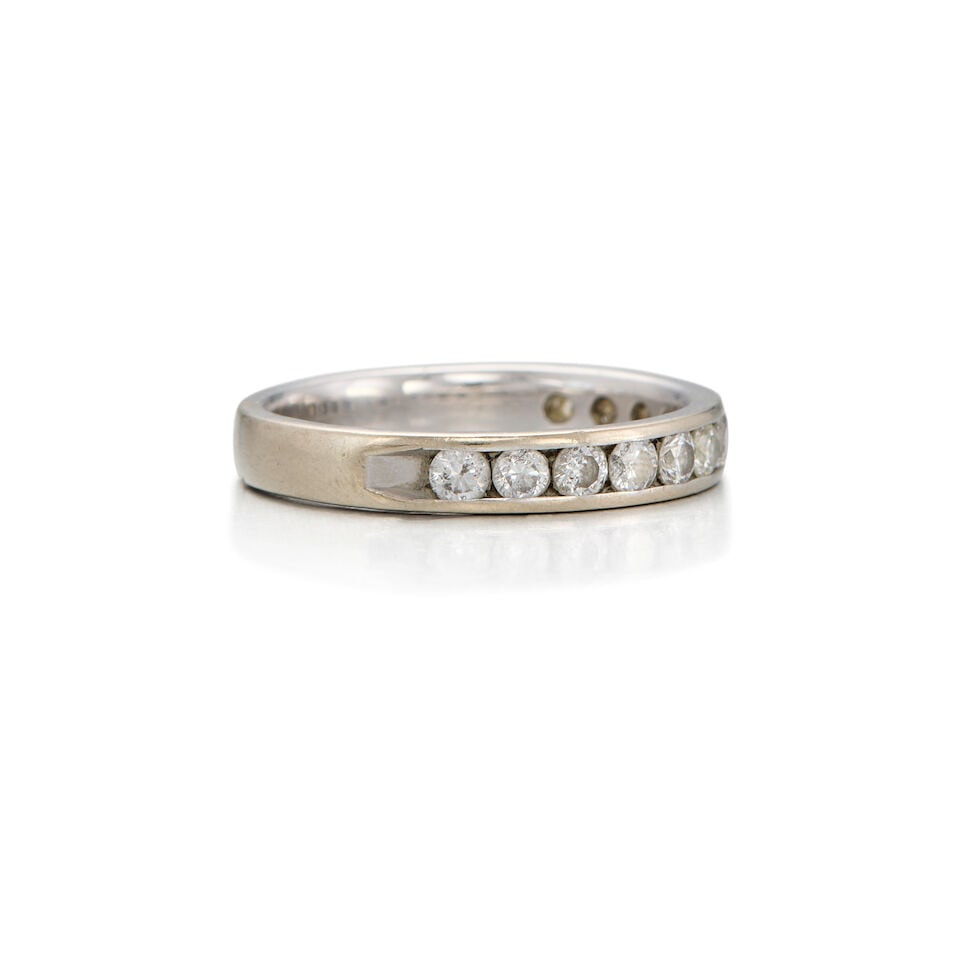 14K WHITE GOLD AND DIAMOND RING - 2