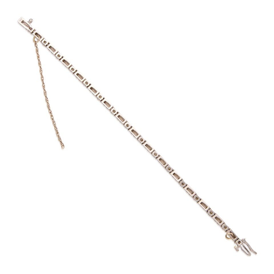 14K WHITE GOLD AND DIAMOND STATION BRACELET - 2