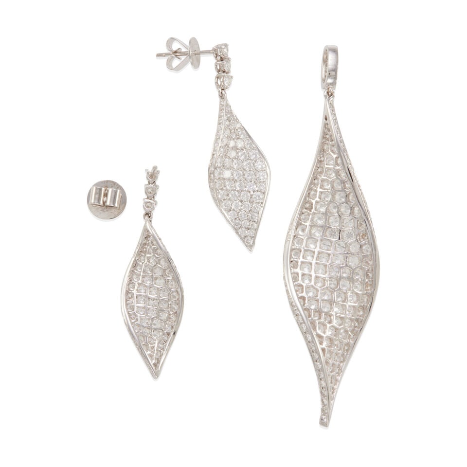 18K WHITE GOLD AND DIAMOND PENDANT AND EARRINGS - 2
