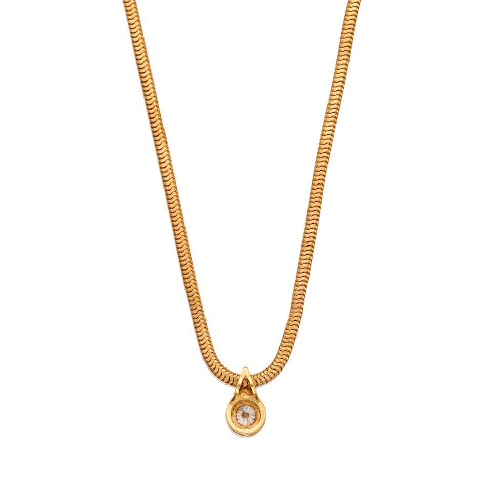 18K GOLD AND DIAMOND NECKLACE - 2