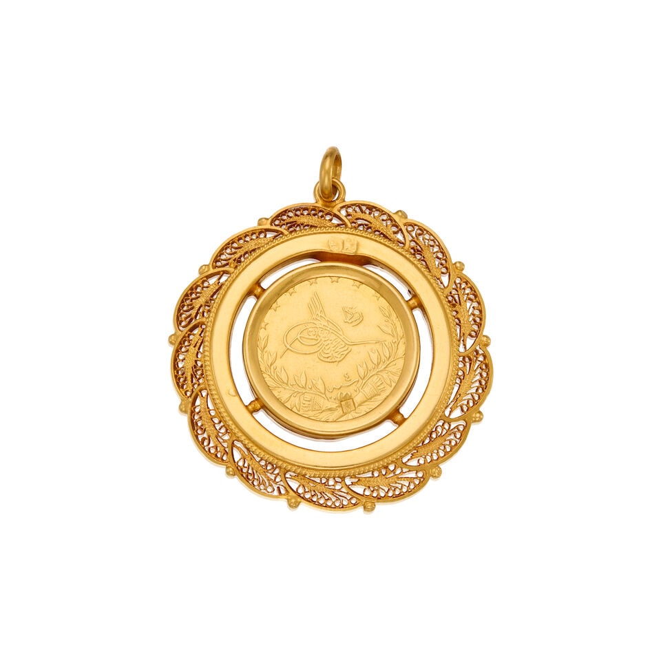 A GOLD COIN PENDANT (1 of 2)