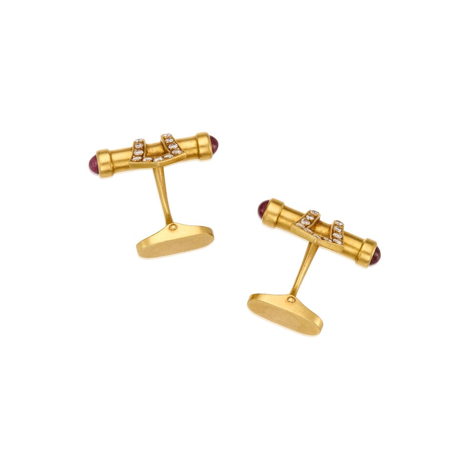 18K GOLD, DIAMOND AND RUBY BUCKLE CUFFLINKS - 2