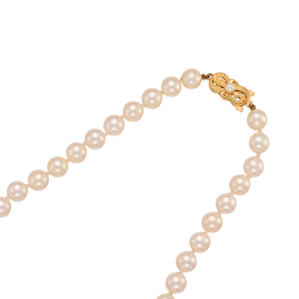 MIKIMOTO: A GOLD AND CULTURED PEARL NECKLACE - 2