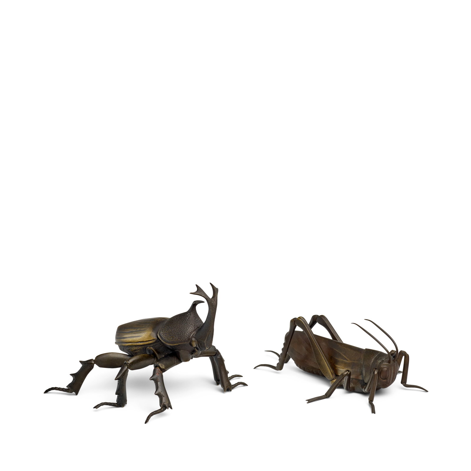 WATANABE WORKSHOP Two Bronze Jizai Okimono (Articulated Models) of Insects Meiji (1868-1912) or...: WATANABE WORKSHOP Two Bronze Jizai Okimono (Articulated Models) of Insects Meiji (1868-1912) or Taisho (1912-1926) era, late 19th/early 20th century Each cast in bronze and chiseled on the surface and