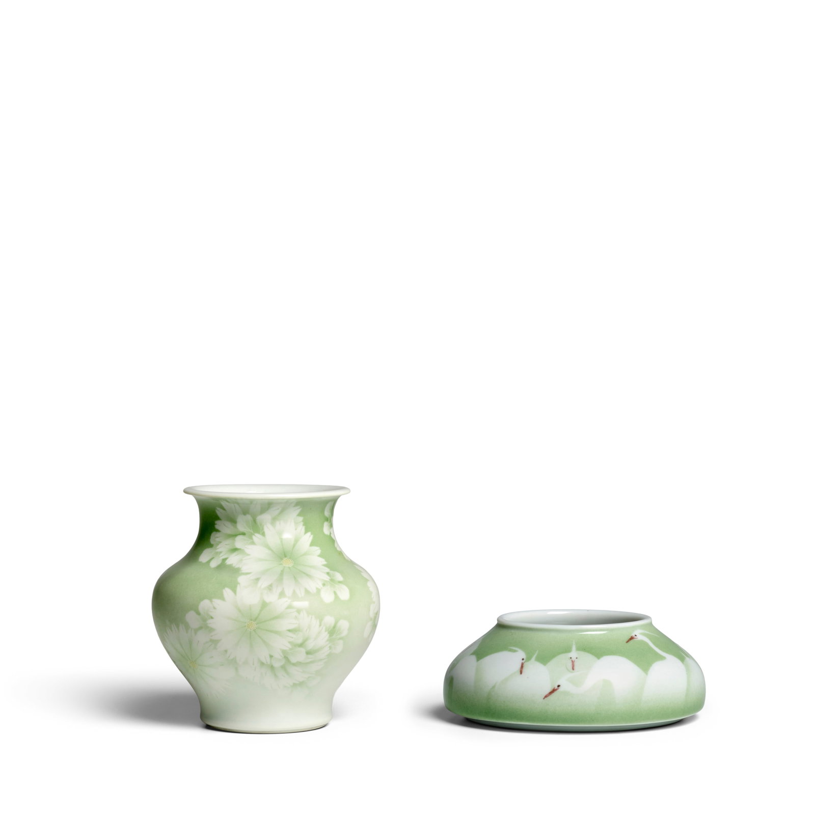 MAKUZU (MIYAGAWA) KŌZAN (1842-1916) A Small Porcelain Vase and a Porcelain Brush Washer Mei...: MAKUZU (MIYAGAWA) KŌZAN (1842-1916) A Small Porcelain Vase and a Porcelain Brush Washer Meiji (1868-1912) or Taisho (1912-1926) era, 19th/20th century Each decorated in green enamels with highlig