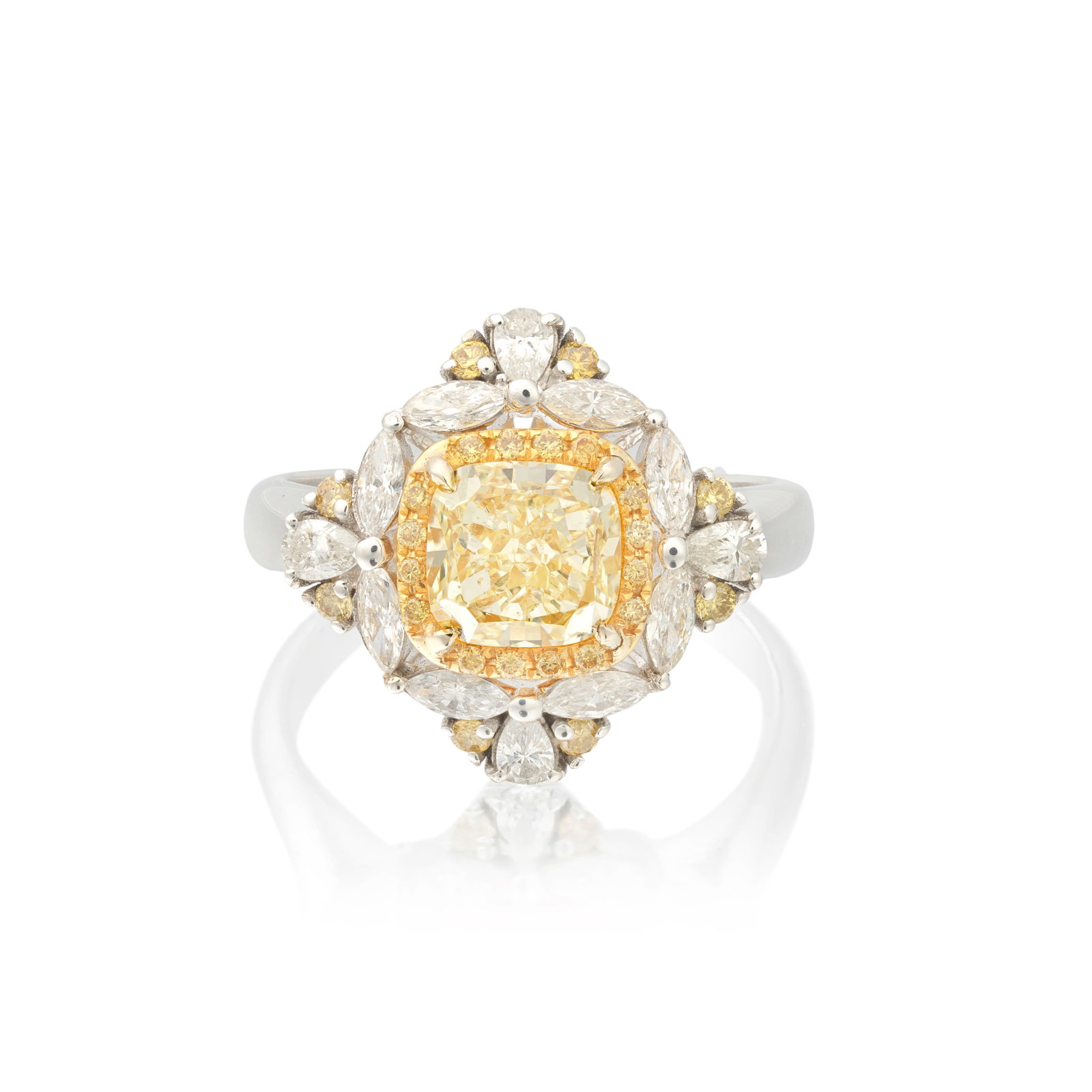 COLOURED DIAMOND AND DIAMOND RING (1 of 1)