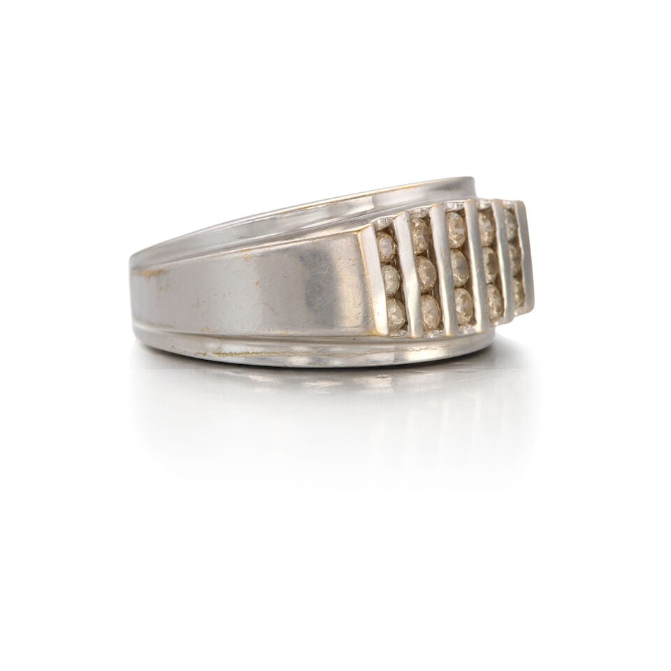 10K WHITE GOLD AND DIAMOND RING - 2