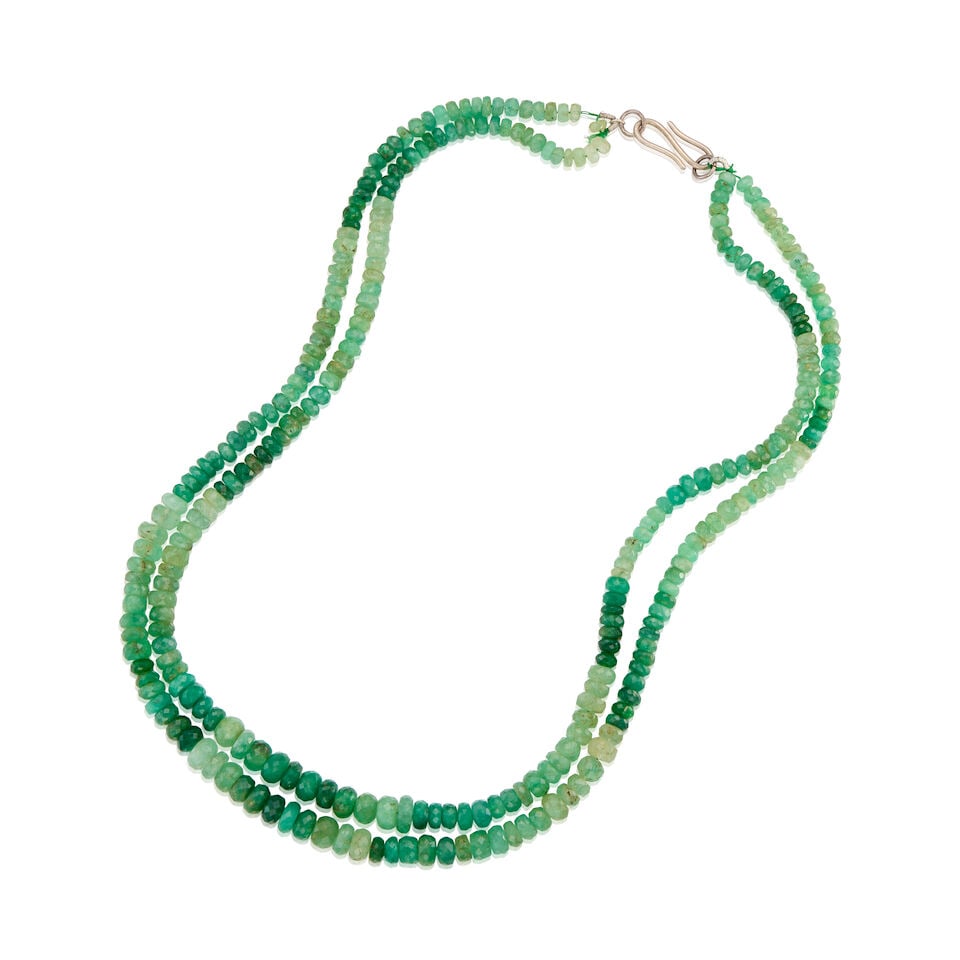 A SILVER AND GREEN BERYL NECKLACE (1 of 2)