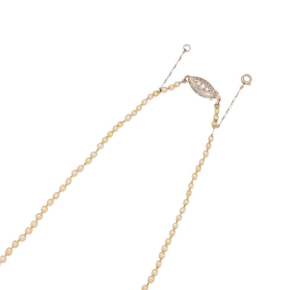 13K WHITE GOLD AND NATURAL PEARL NECKLACE WITH GIA REPORT - 2