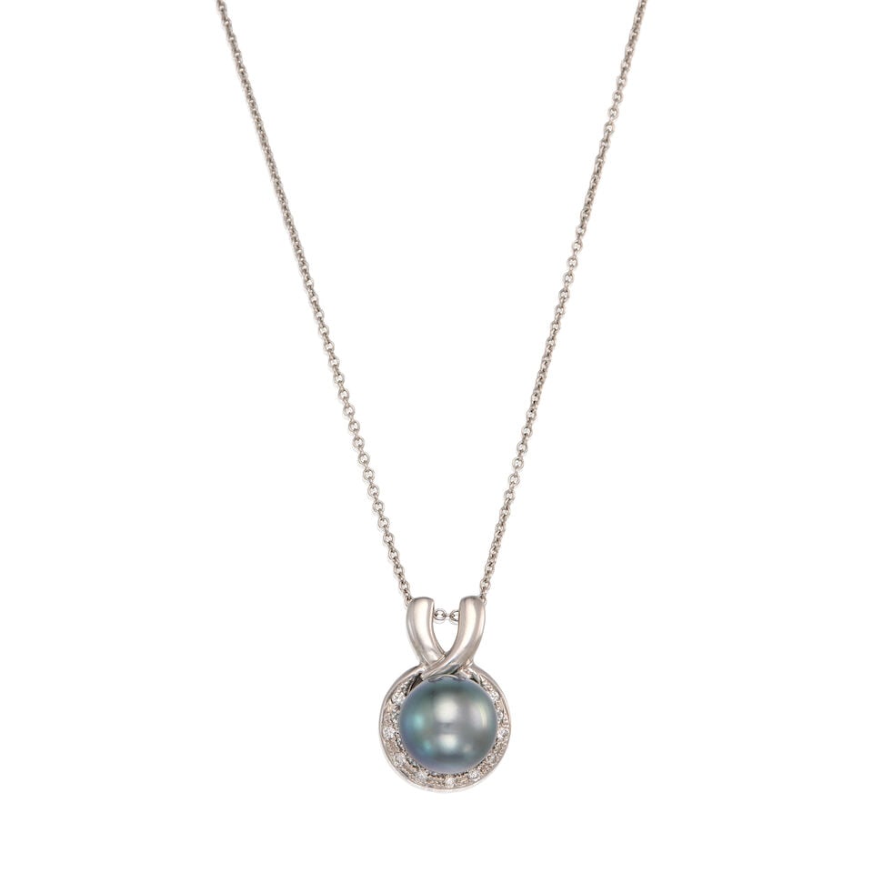 18K WHITE GOLD, CULTURED PEARL, AND DIAMOND PENDANT NECKLACE: 18K WHITE GOLD, CULTURED PEARL, AND DIAMOND PENDANT NECKLACE • One cultured pearl measuring approximately 9.98mm in diameter • Eleven round shaped diamonds weighing approximately 0.10