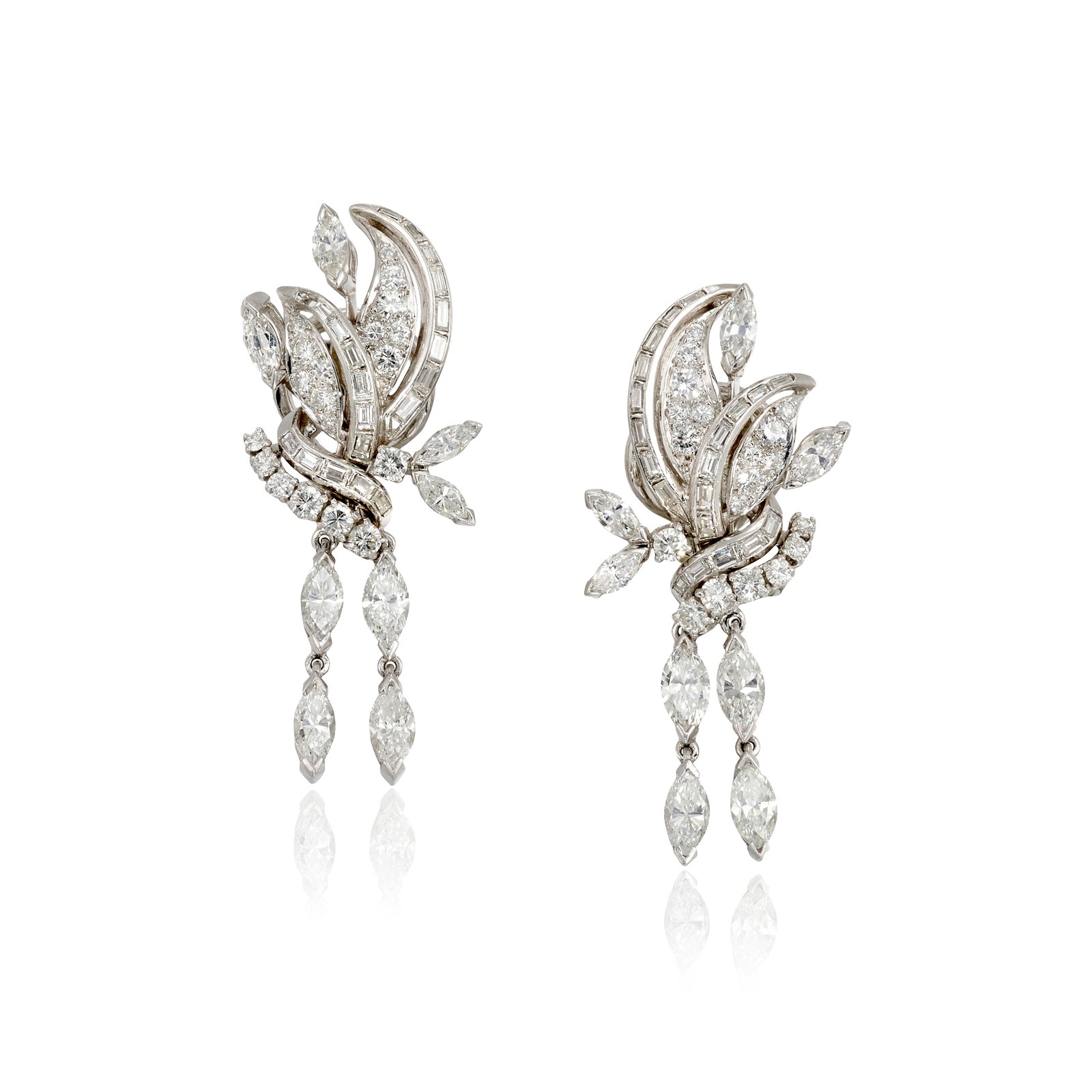 A PAIR OF DIAMOND EARRINGS (1 of 1)