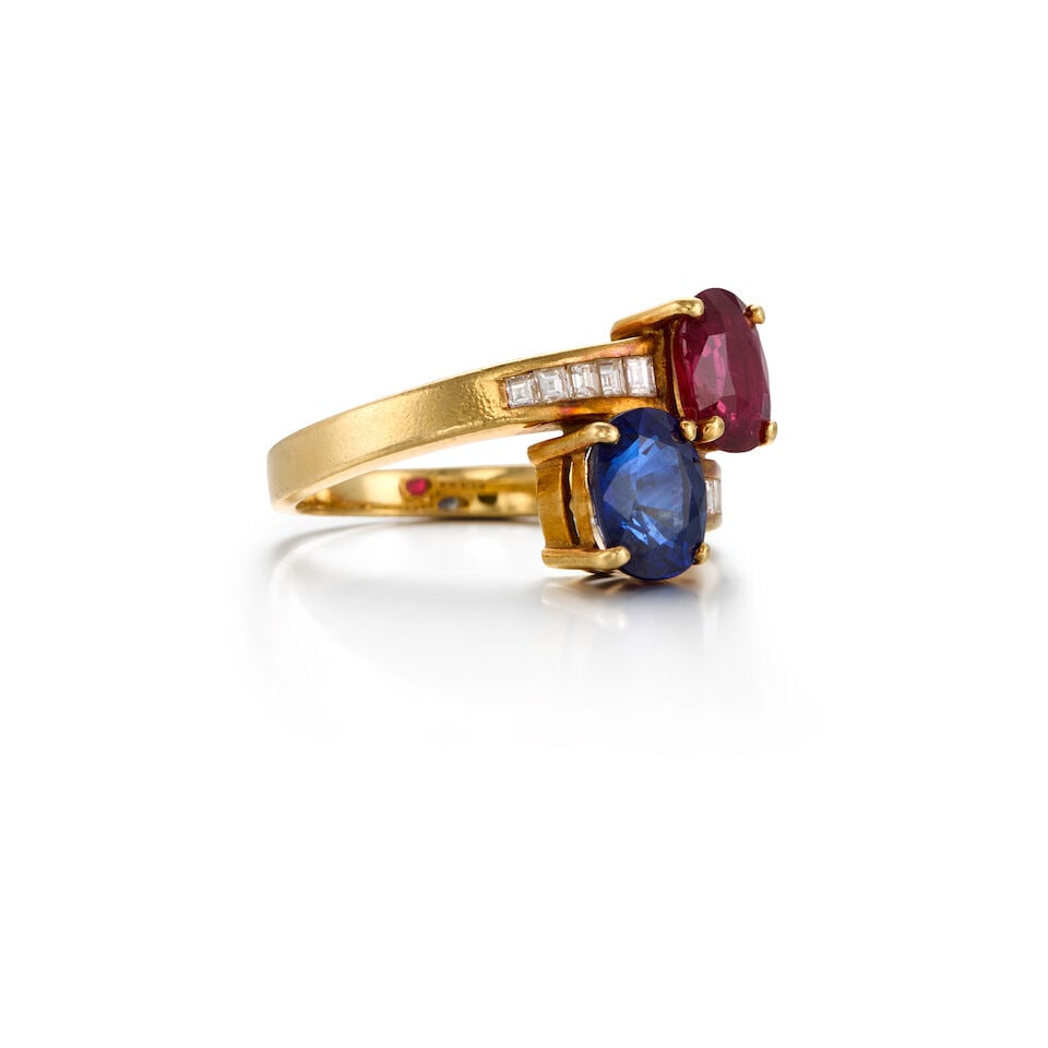 18K YELLOW GOLD, SAPPHIRE, RUBY, AND DIAMOND RING - 2